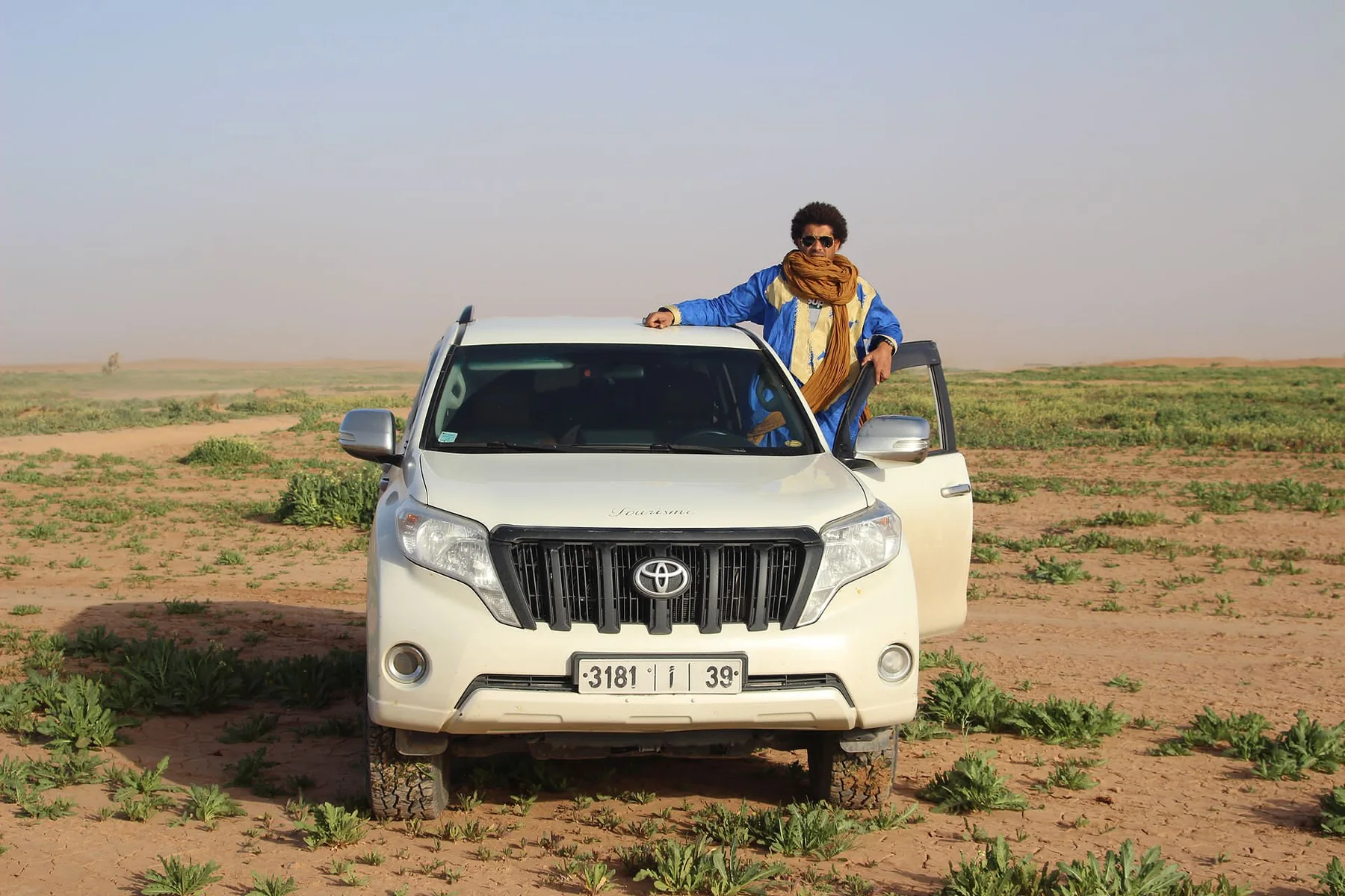 Vehículo 4x4 en una ruta marroquí
