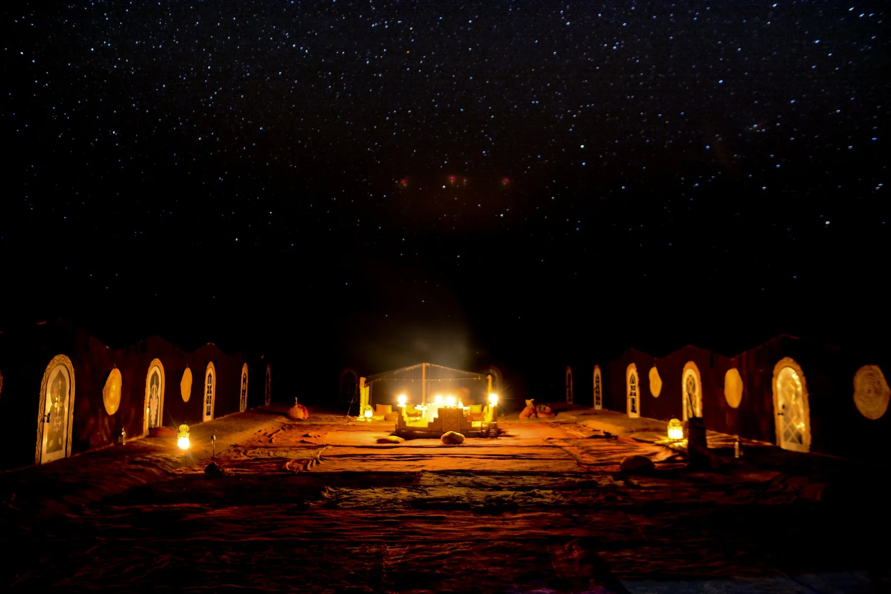Una noche junto al fuego en el desierto